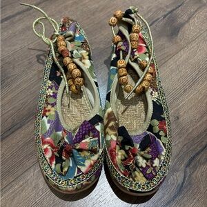 Floral Embroidered Women's Shoes